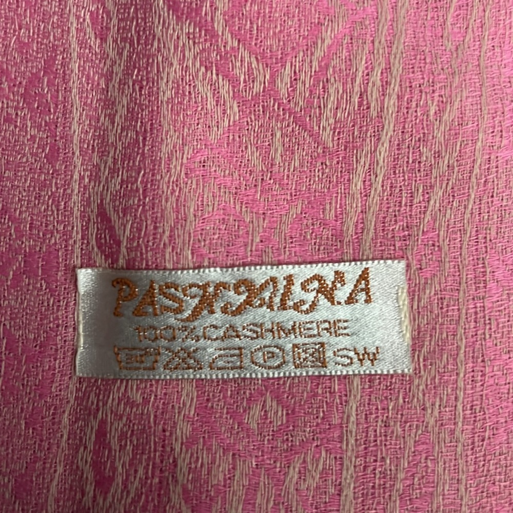 100% SILK AND CASHMERE SCARF. 27 X 65 SORORITY SISTERS THIS IS FOR YOU. NWT - Picture 5 of 6
